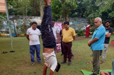 शारीरिक-मानसिक स्वस्थता और मजबूत आत्मबल के लिए योग जरूरीः कलेक्टर